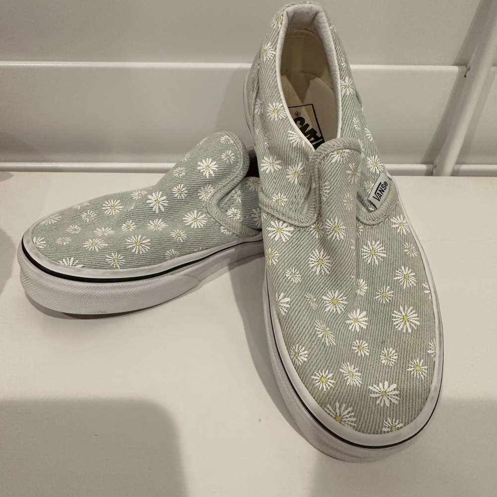 Vans Girls' Pale Green Daisy Floral Slip-On Shoes Size 2.0